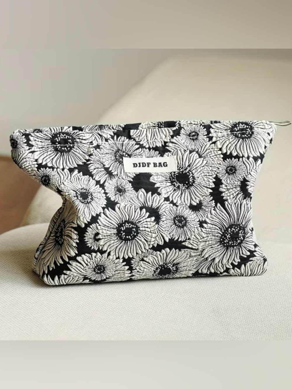 NEW Floral Makeup Bag Travel Cosmetic Pouch Organizer Black White Daisy Zipper